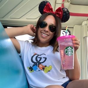 Meet your Posher, Thalia